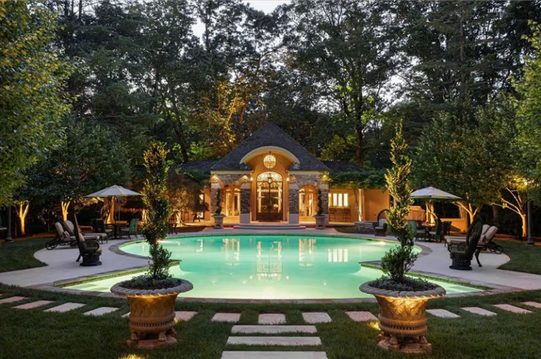 Spectacular single family home